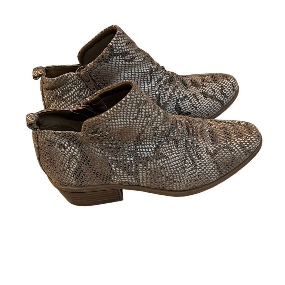 Ladies Baretraps Booties - Picture 4 of 9